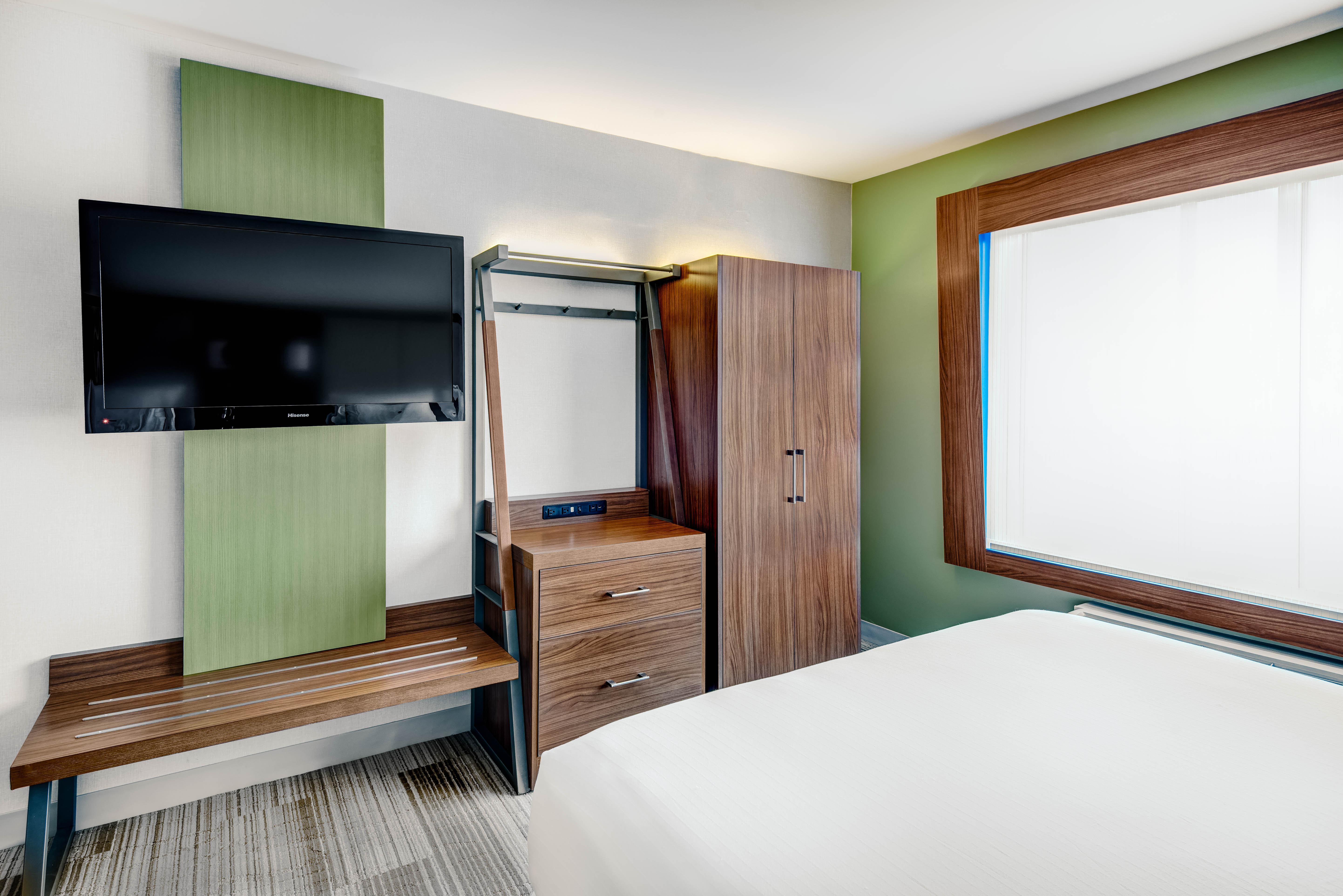 Holiday Inn Express Woodbridge By Ihg Avenel Exterior foto