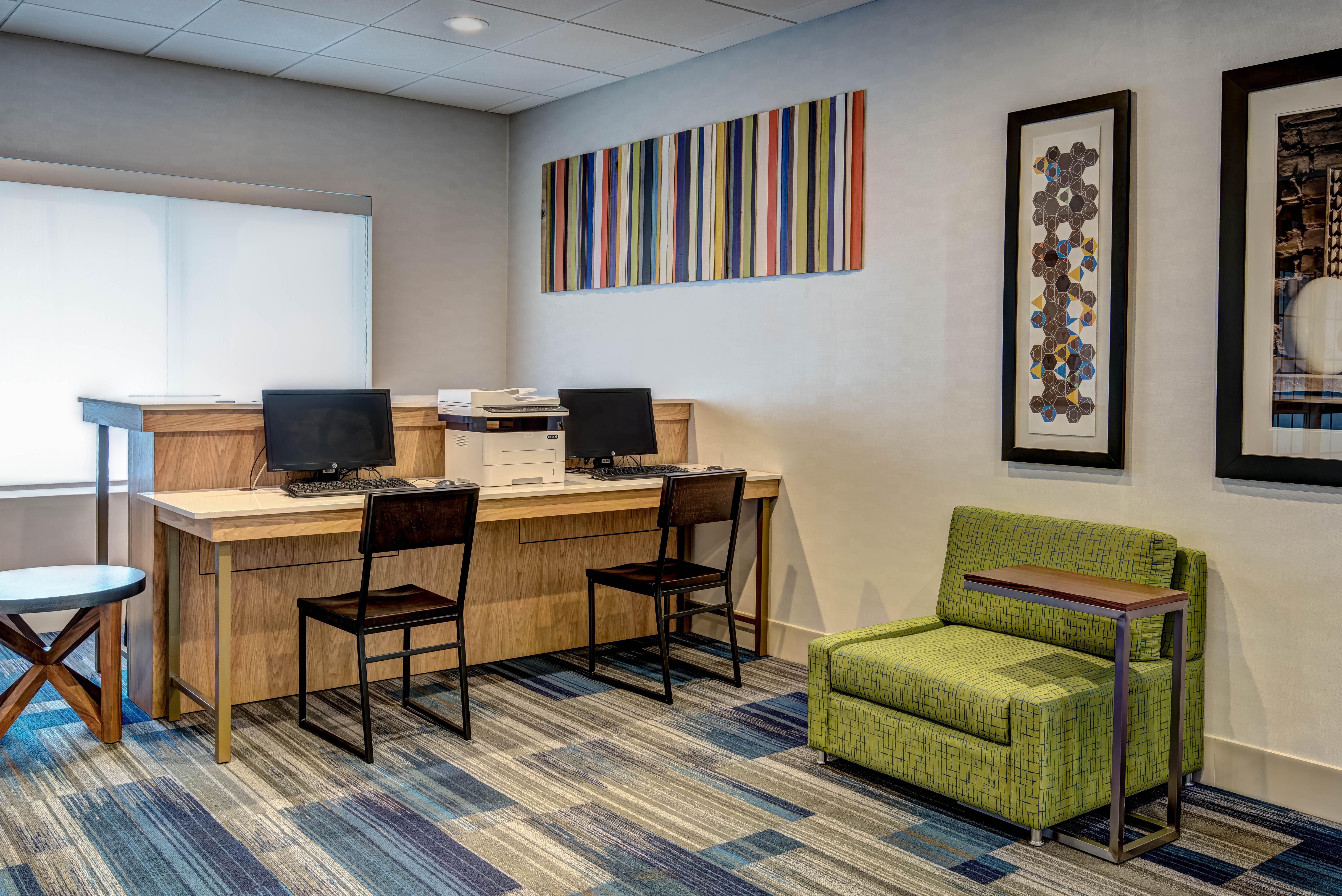 Holiday Inn Express Woodbridge By Ihg Avenel Exterior foto