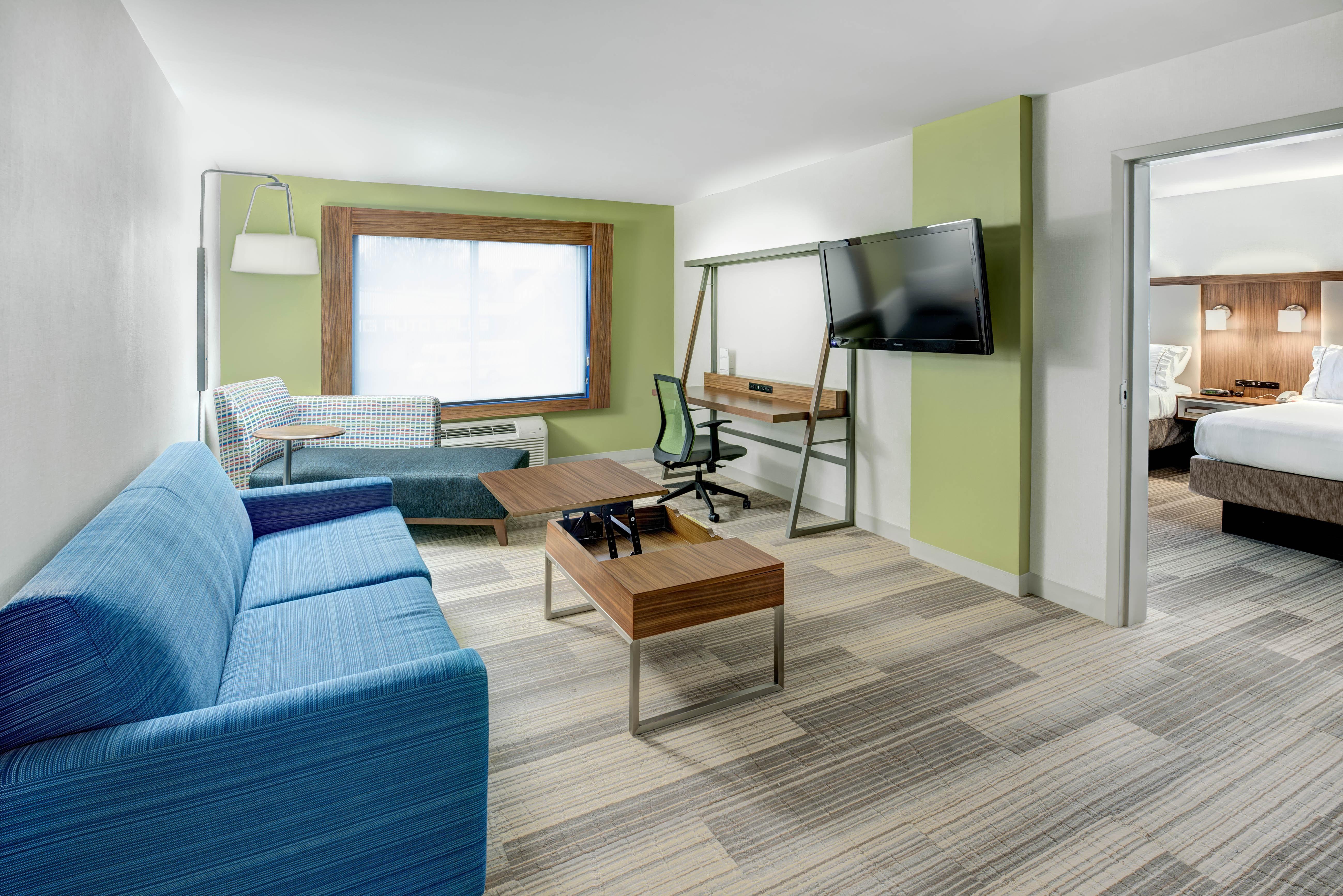Holiday Inn Express Woodbridge By Ihg Avenel Exterior foto
