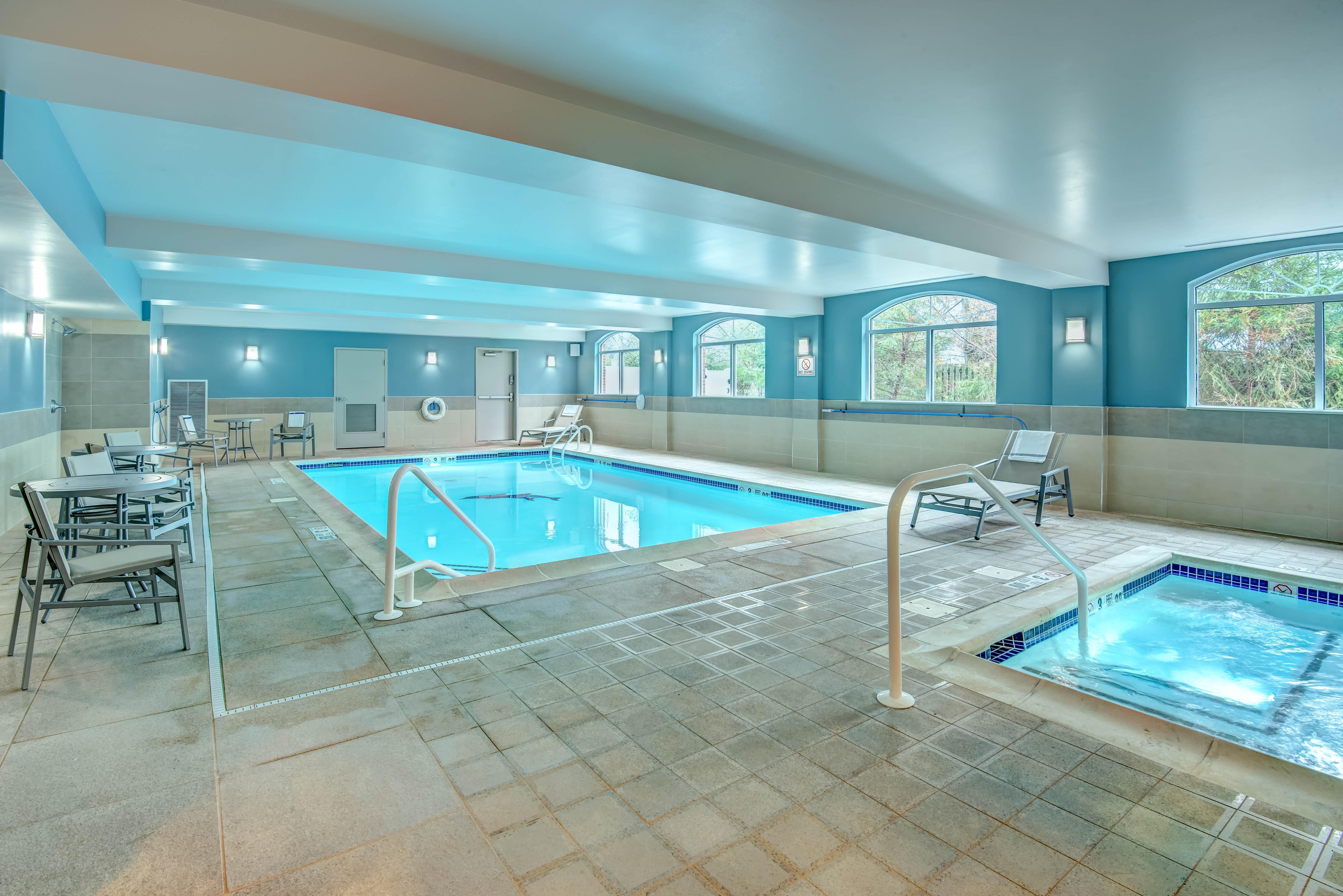Holiday Inn Express Woodbridge By Ihg Avenel Exterior foto