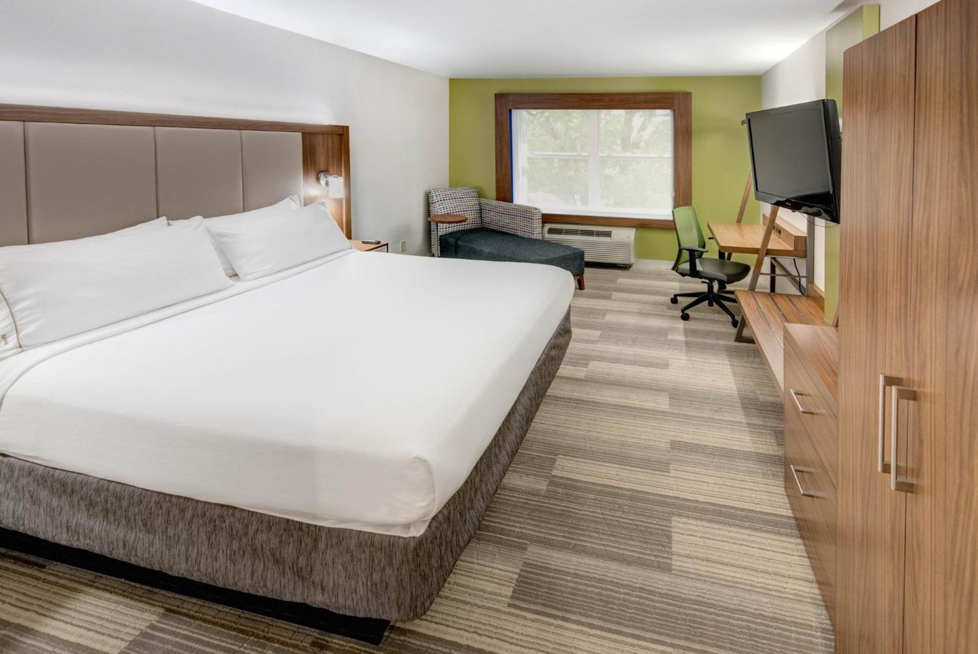 Holiday Inn Express Woodbridge By Ihg Avenel Exterior foto