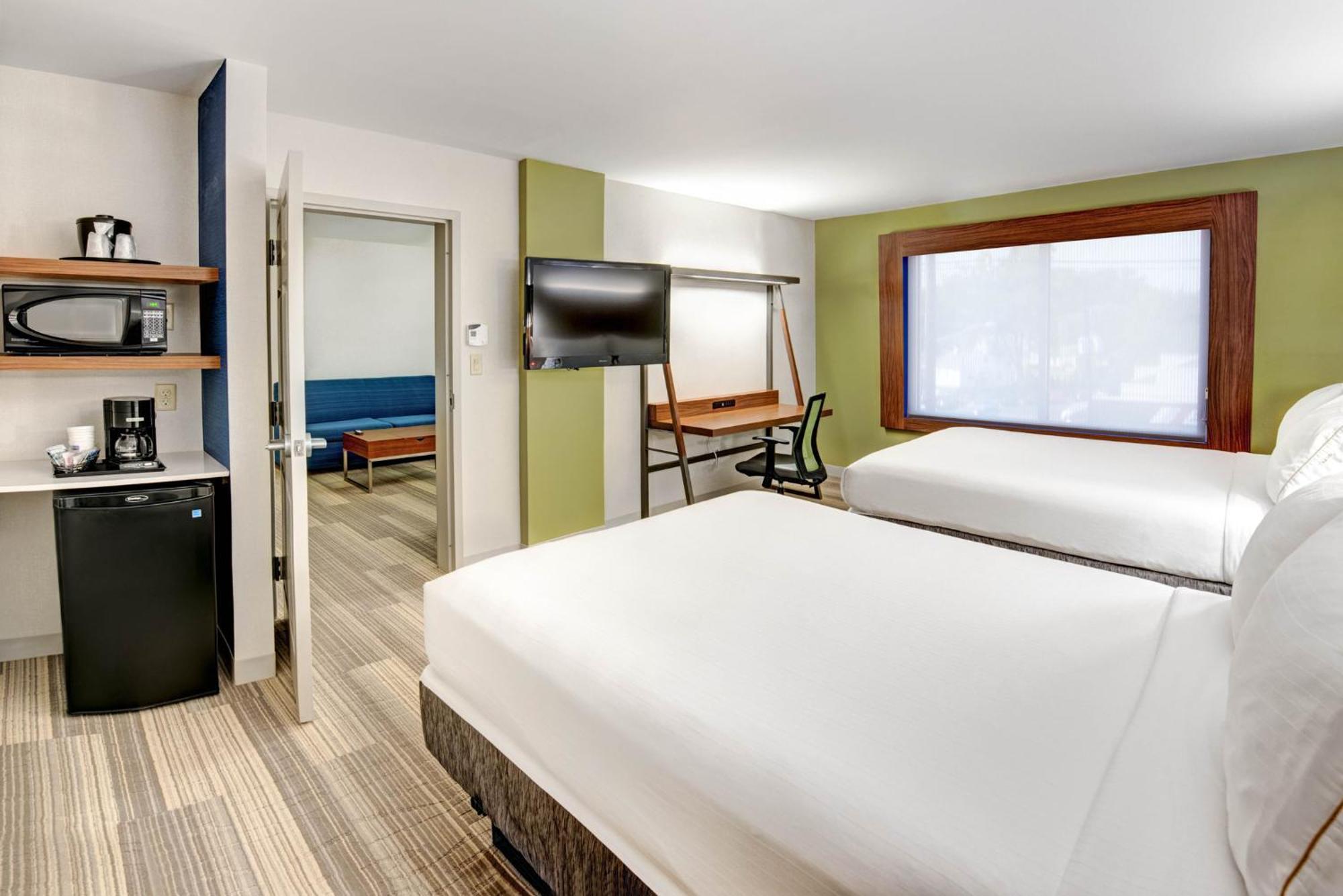 Holiday Inn Express Woodbridge By Ihg Avenel Exterior foto