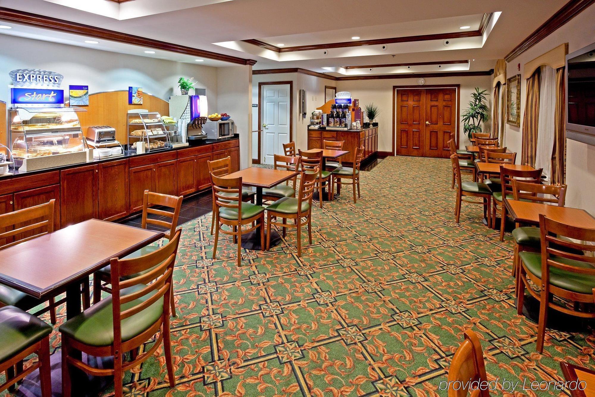 Holiday Inn Express Woodbridge By Ihg Avenel Restaurante foto